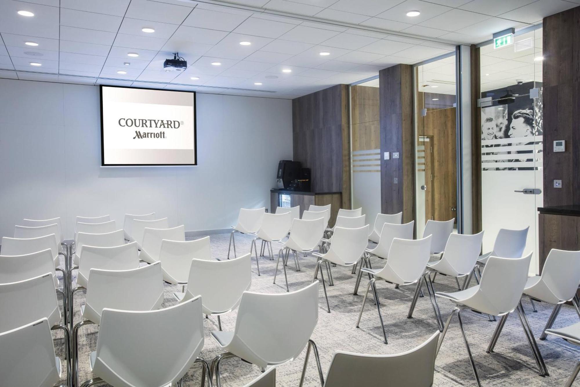 Courtyard By Marriott Edinburgh West Hotel Ngoại thất bức ảnh