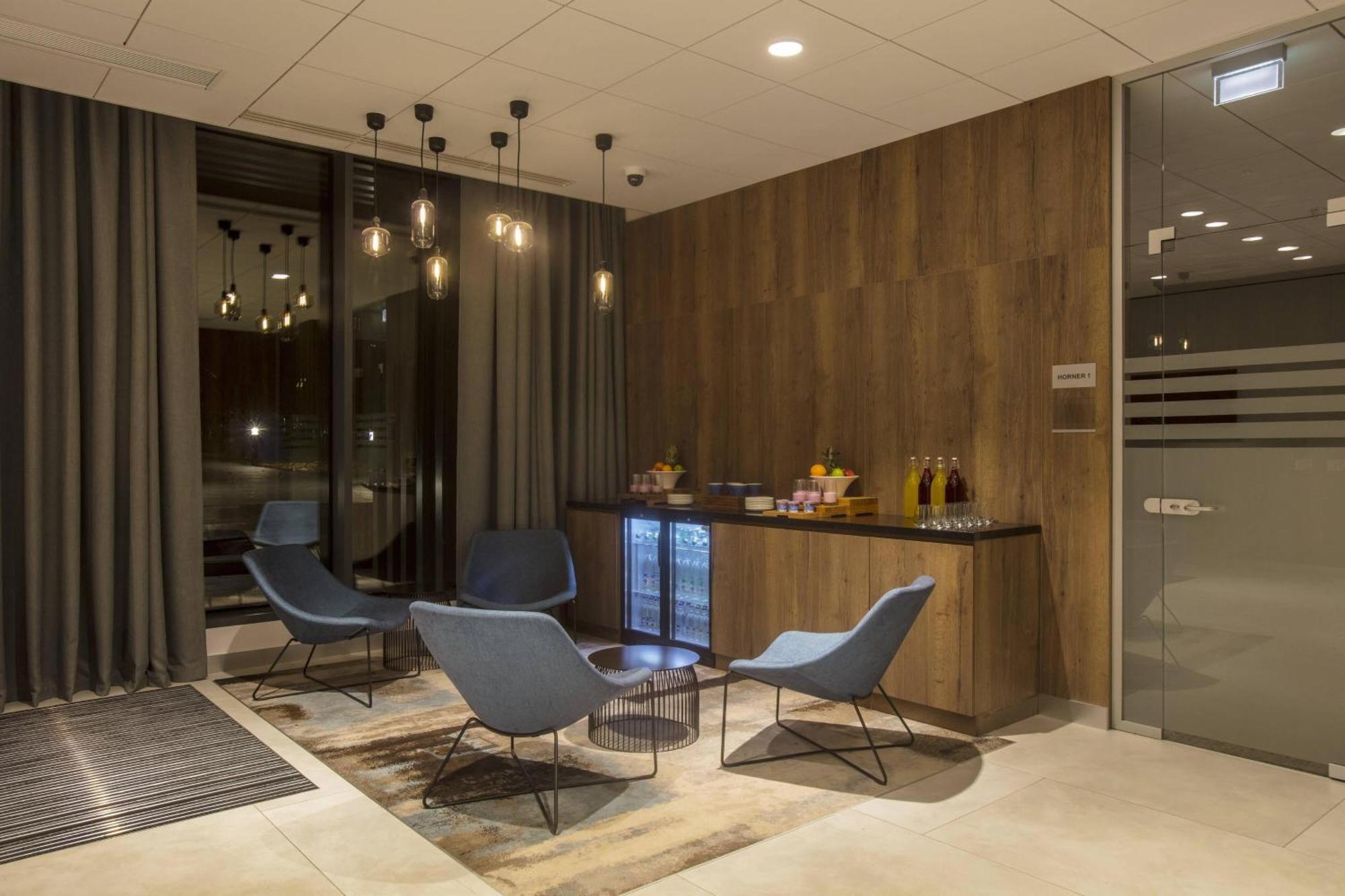 Courtyard By Marriott Edinburgh West Hotel Ngoại thất bức ảnh