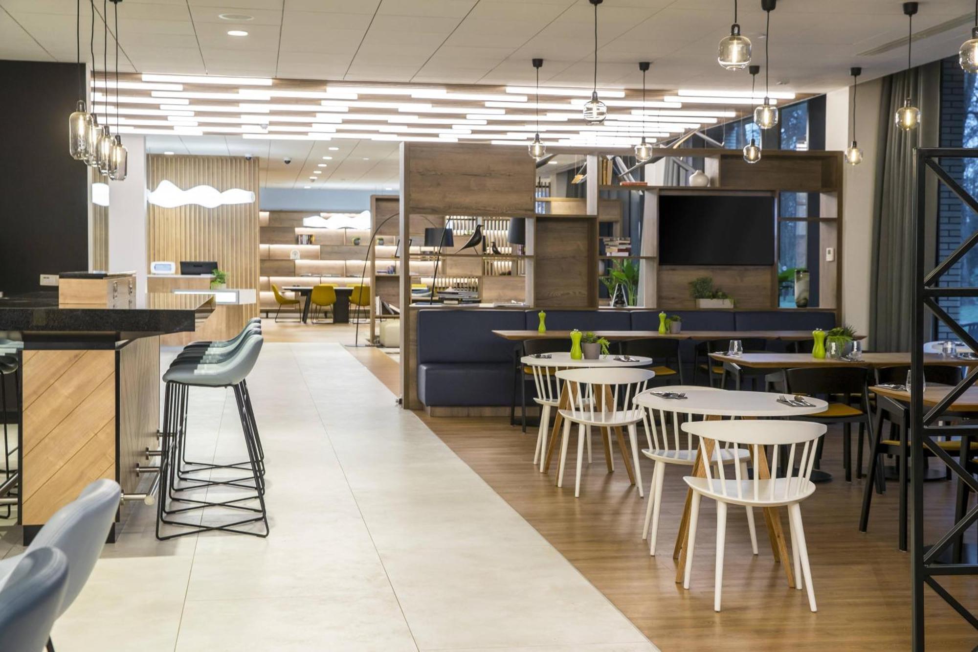 Courtyard By Marriott Edinburgh West Hotel Ngoại thất bức ảnh