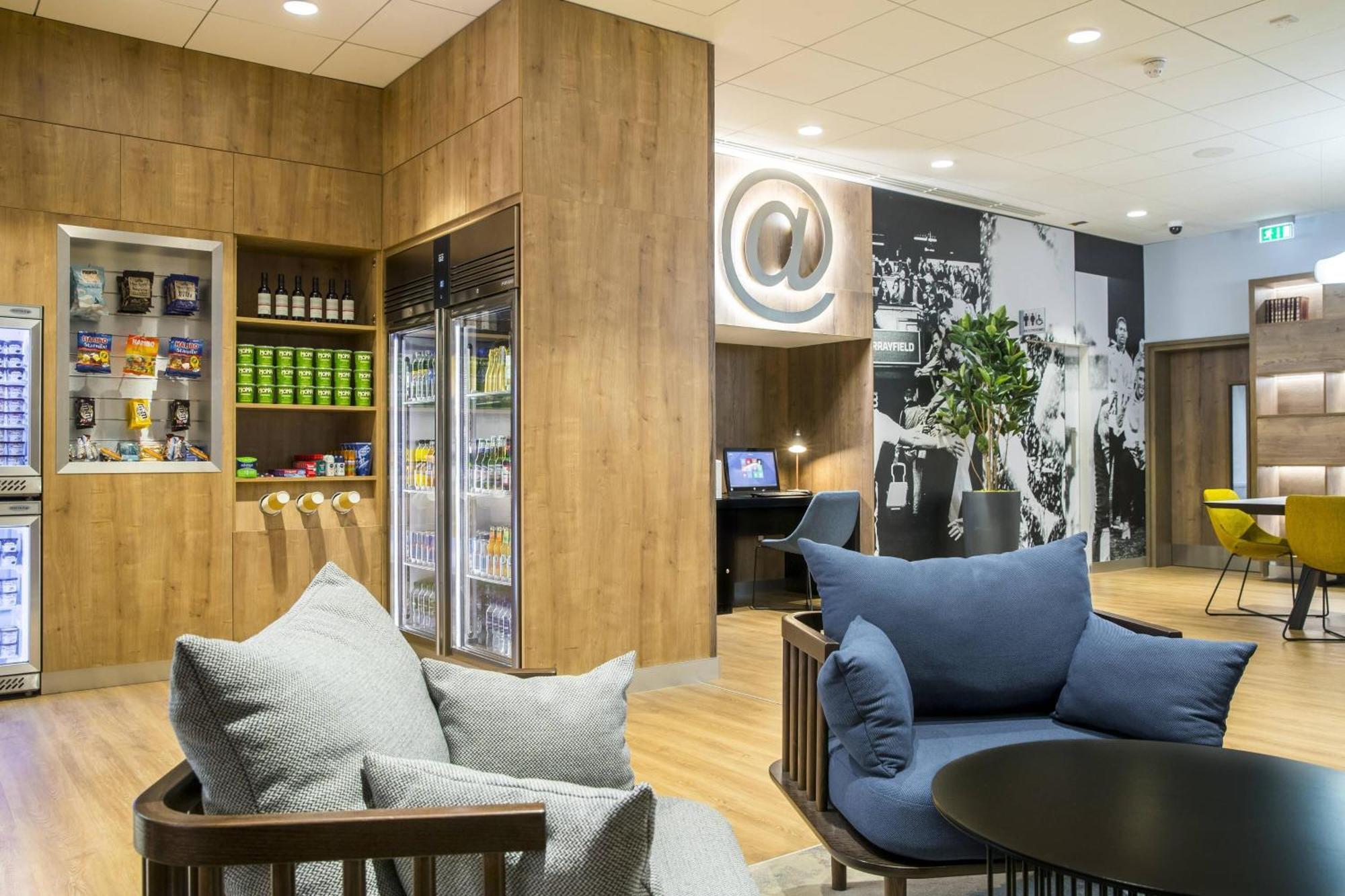 Courtyard By Marriott Edinburgh West Hotel Ngoại thất bức ảnh