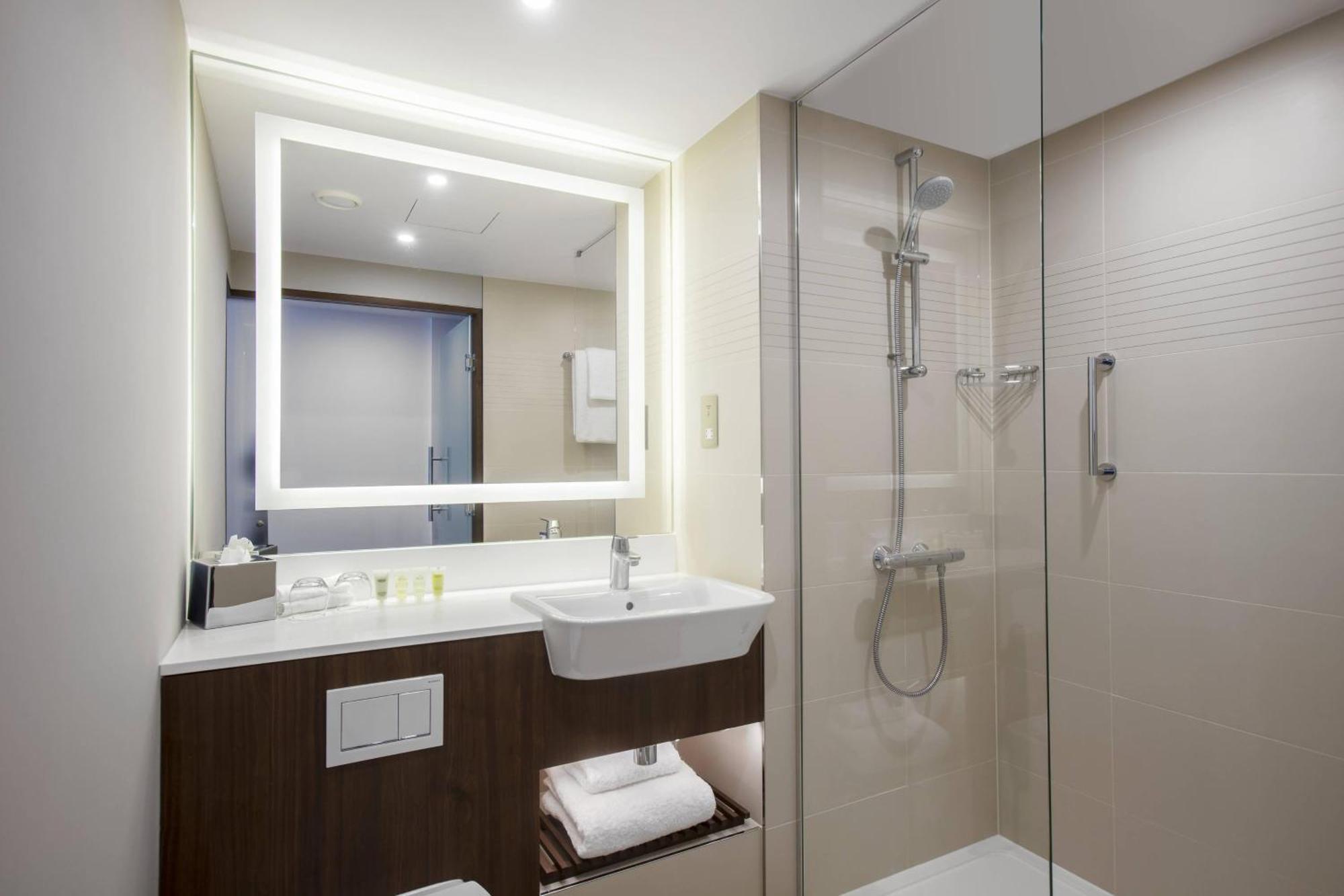 Courtyard By Marriott Edinburgh West Hotel Ngoại thất bức ảnh