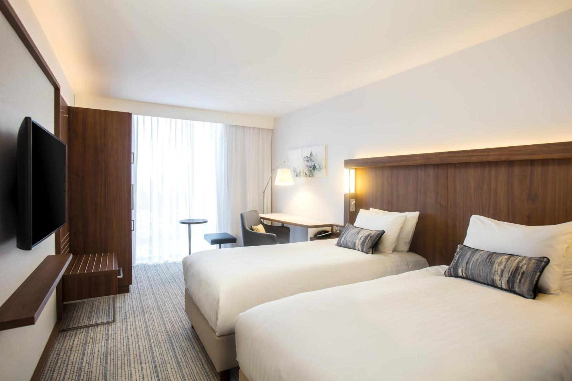 Courtyard By Marriott Edinburgh West Hotel Ngoại thất bức ảnh