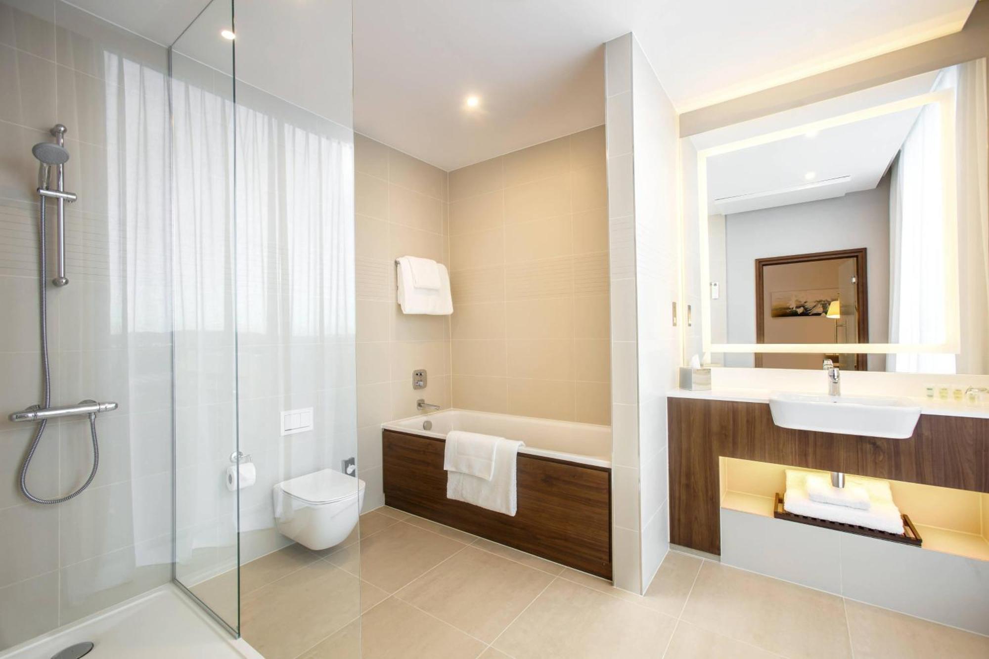 Courtyard By Marriott Edinburgh West Hotel Ngoại thất bức ảnh